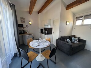 Interior - Cozy Studio in Narbonne Plage, Pool Access, 2 Guests (Narbonne)