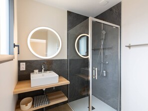 Bathroom - Modern house for 8 in Armenteule, Loudenvielle, with Wifi and garage (Loudenvielle)
