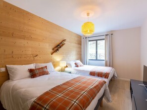 3 bedrooms, free WiFi, bed sheets - Modern house for 8 in Armenteule, Loudenvielle, with Wifi and garage (Loudenvielle)