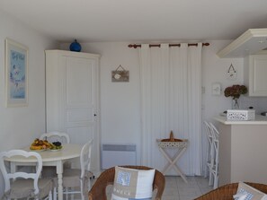 Dining - Charming house with terrace in Saint-Jean-de-Monts, near beach and golf (Saint-Jean-de-Monts)