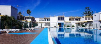 Blue Coast Apartment with Pool and WIFI