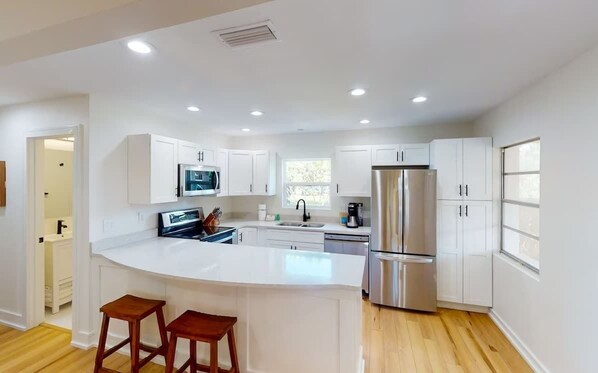 Fridge, microwave, oven, stovetop