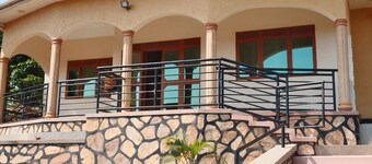 Good Times . 5 Bedroom House in Kampala