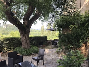 Outdoor dining - Sur les Hauteurs Avec Point de vue Exceptionnelle sur le Château de Castelnaud (La Roque-Gageac)
