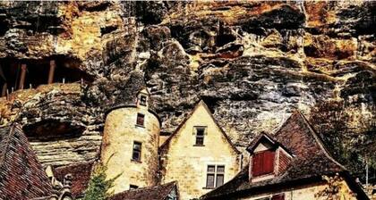 Sur les Hauteurs Avec Point de vue Exceptionnelle sur le Château de Castelnaud