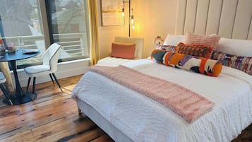 1 bedroom, desk, iron/ironing board, WiFi