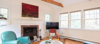 Perfectly private location w/deeded beach access!
