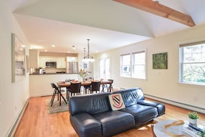 TV, fireplace, offices