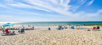 Perfectly private location w/deeded beach access!