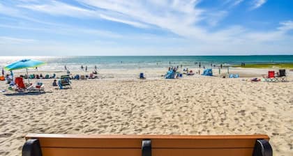 Perfectly private location w/deeded beach access!