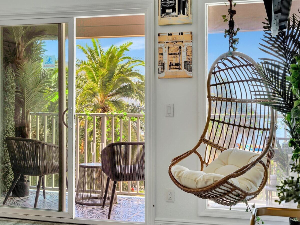 The Palm, Exclusive Bayview Luxury & Heated Pool