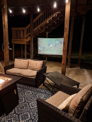 Interior - River Run- Spring River Getaway (Hardy)