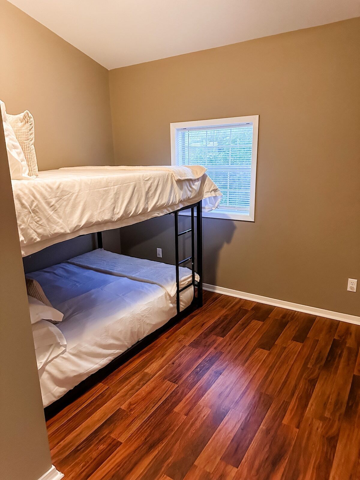 12 bedrooms, iron/ironing board