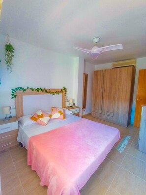 1 sovrum, strykjärn/strykbräda och internet