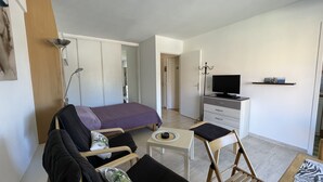 Iron/ironing board, Internet, bed sheets - Comfortable studio near the beaches (Cannes)
