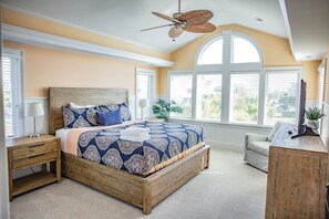 4 bedrooms, iron/ironing board, WiFi, bed sheets - The Great Escape- A Waterfront Retreat (Wrightsville Beach)