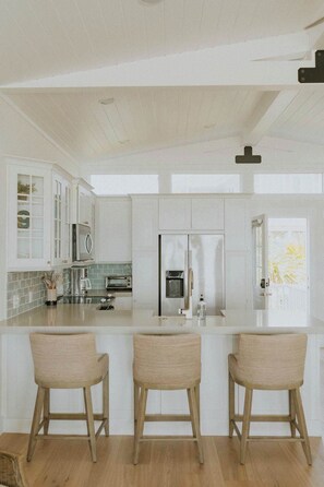 Fridge, microwave, oven, stovetop - The Blue Moon Cottage (Wrightsville Beach)