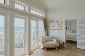 Interior - The Blue Moon Cottage (Wrightsville Beach)