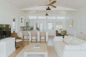 テレビ、書斎 / ワークスペース