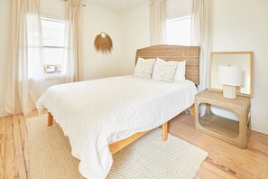 4 bedrooms, WiFi, bed sheets