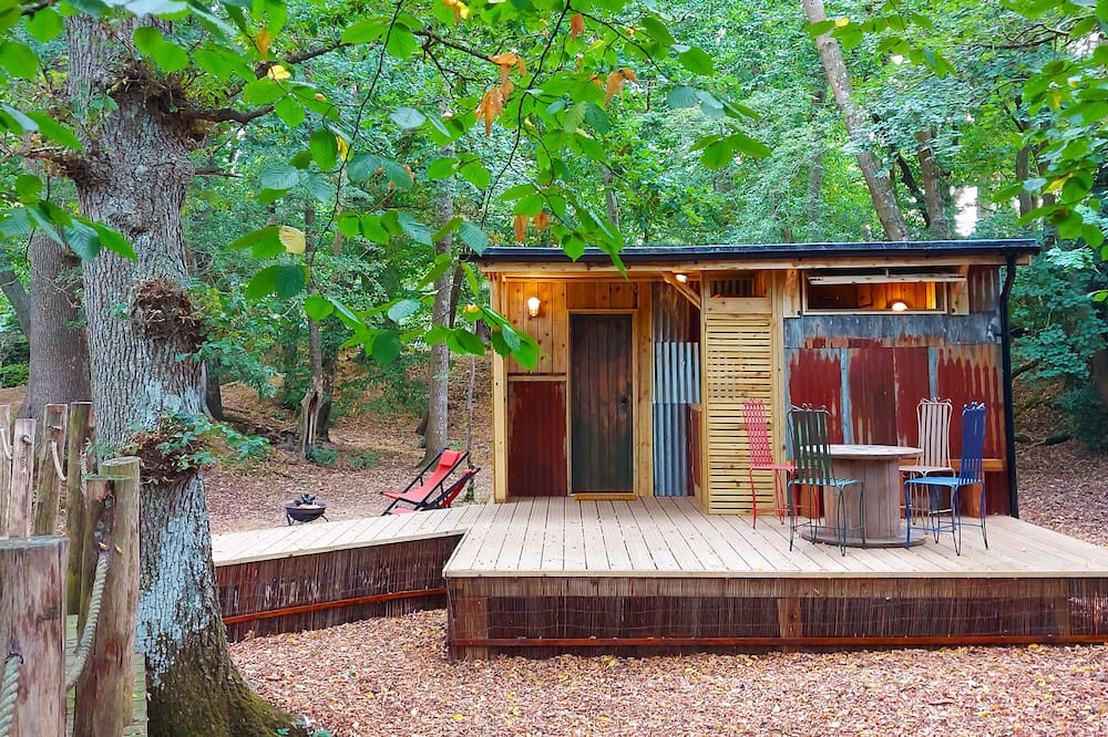 Unique 'shack' cabin, BBQ, fire pit, dog-friendly, 1066 Country High Weald AONB