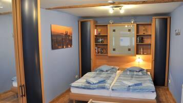 2 Schlafzimmer, Bügeleisen/Bügelbrett, Bettwäsche