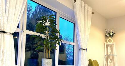 Beautiful 6-bed Apartment in Dover