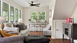 Smart TV, video games, books, stereo - Swimspa | Rare Lake/Beach Access | Views (Baxter)