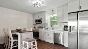 Coffee/tea maker, fridge, microwave, oven - Swimspa | Rare Lake/Beach Access | Views (Baxter)