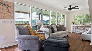 Smart TV, video games, books, stereo - Swimspa | Rare Lake/Beach Access | Views (Baxter)