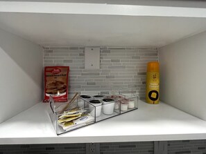 Keurig Coffee Machine and Starter Kit
