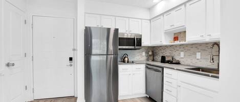 Fridge, microwave, stovetop, dishwasher