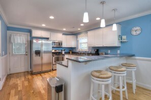 Fridge, microwave, oven, stovetop - Beautiful 4BR/3BA House, Close to Beach, Central Oak Island, Sleeps 11 (Oak Island)