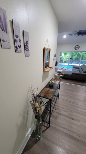 Interior - WELCOME TO OUR POOL HOUSE AND COZY STAY FOR A PERFECT FAMILY VACATION IN FLORIDA (Sunrise)