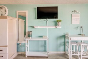 Apartment (0 Bedroom) | Interior - Oceanfront Gem w/ Community Perks in Myrtle Beach (Myrtle Beach)