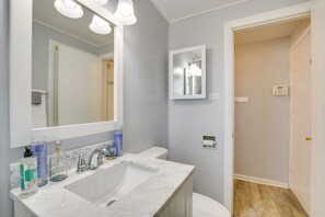 House (4 Bedrooms) | Bathroom | Shower