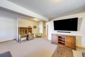 Apartment (3 Bedrooms) | Interior - Angel Fire Townhome w/ Hot Tub: 2 Mi to Ski Resort (Angel Fire)