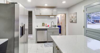 Michigan Retreat w/ Screened-in Porch, Near Lakes!