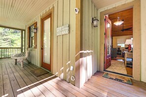 Cottage (3 Bedrooms) | Interior - Hike & Boat: Cozy Bear Lake Cottage! (Tuckasegee)