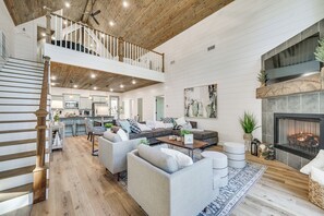 House (2 Bedrooms) | Interior - Broken Bow Cabin w/ Hot Tub & Covered Deck! (Broken Bow)