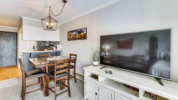 Apartment (0 Bedroom) | Interior