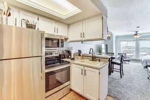 Interior - Near Hiking & Biking: Mtn-view Brian Head Studio! (Brian Head)