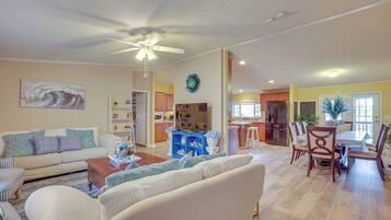 House (5 Bedrooms) | Interior