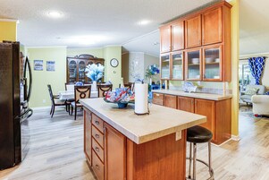 House (5 Bedrooms) | Interior