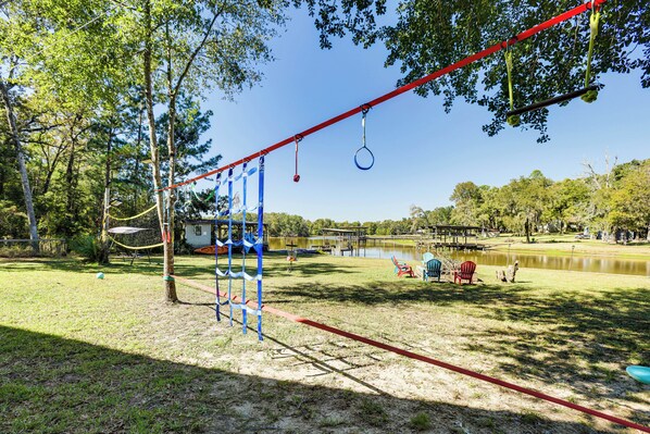 House (5 Bedrooms) | Interior