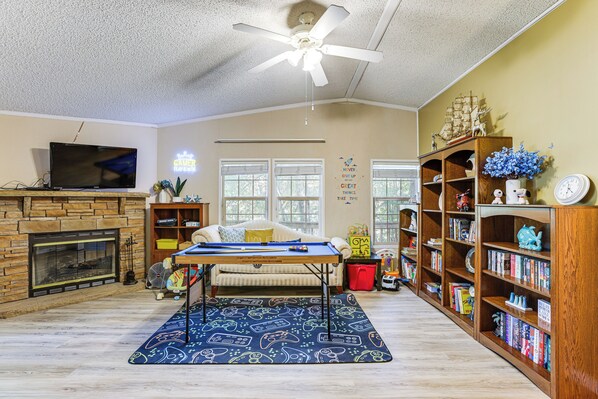 House (5 Bedrooms) | Front of property