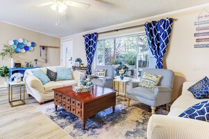 House (5 Bedrooms) | Interior