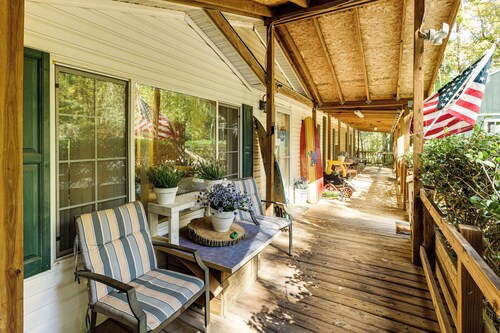 Lake Livingston Home w/ Dock & Deck!