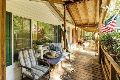 Lake Livingston Home w/ Dock & Deck!