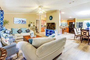 House (5 Bedrooms) | Interior